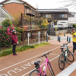 レールパークは廃線となった名鉄三河線の跡地がそのまま公園に。大きくループしているのが特徴のが特徴。どうしてか調べてみるのも面白い