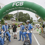 今年も愛知県警第１交通機動隊自転車部隊B-Forceに先導いただきました。2回目ということで、START前はMCの後藤とは和気あいあいでした。