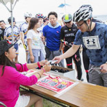 ゲストとして来てくれた全日本BMXライダー「瀬古遥加」選手のサイン会にはファンの列が出来ました。